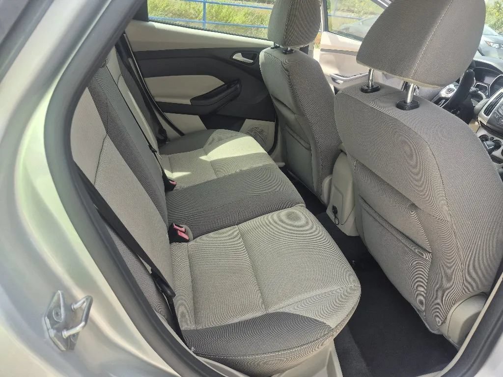 Used 2013 Ford Focus SE FWD image 18