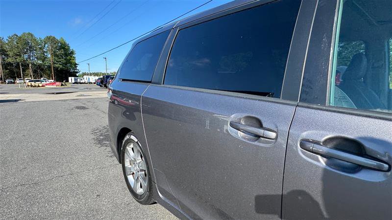 Used 2011 Toyota Sienna SE w/ Preferred Pkg FWD image 26