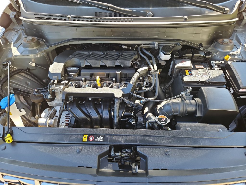 Used 2025 Hyundai Venue SEL FWD image 35