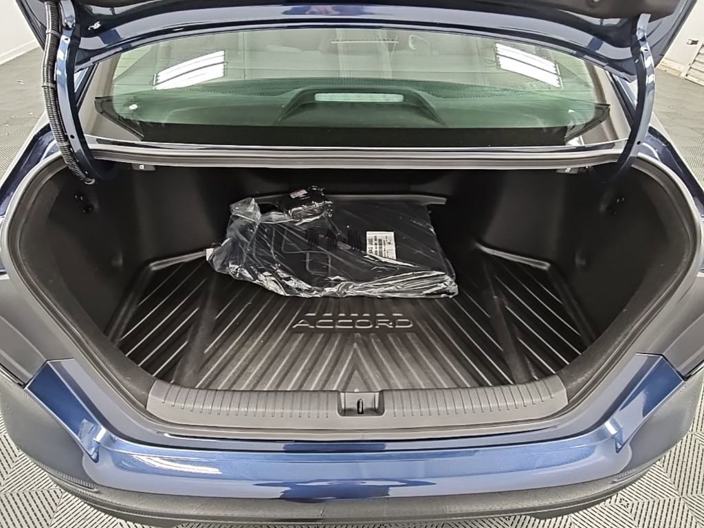Used 2025 Honda Accord SE image 32