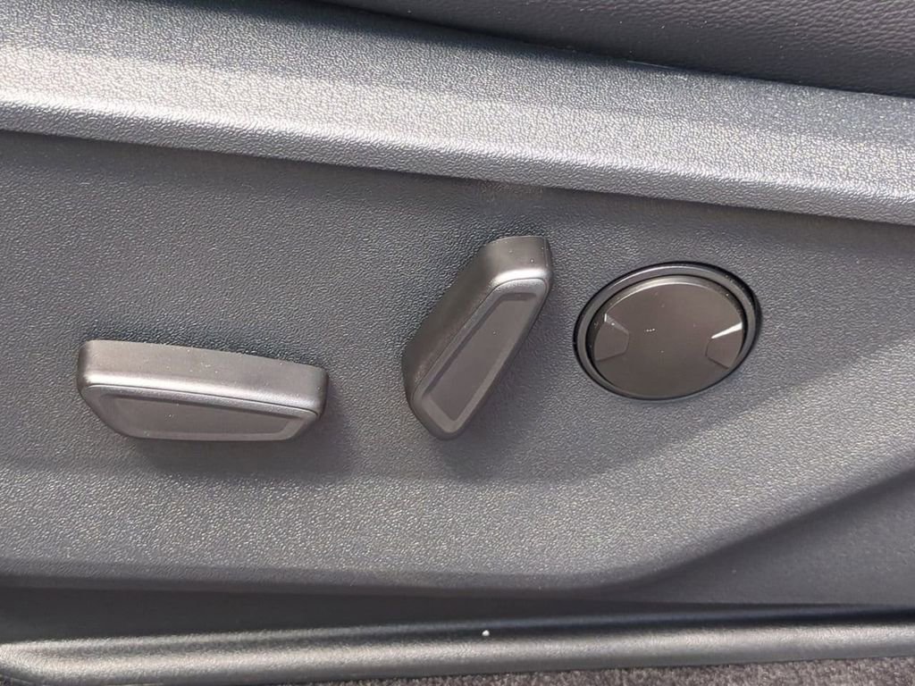 New 2025 Ford F150 Lariat w/ Equipment Group 501A Mid image 23