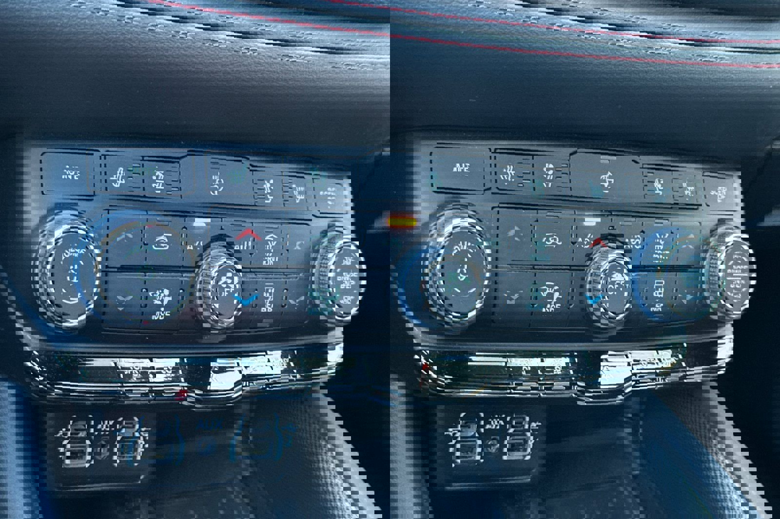 Used 2025 Dodge Durango R/T image 25