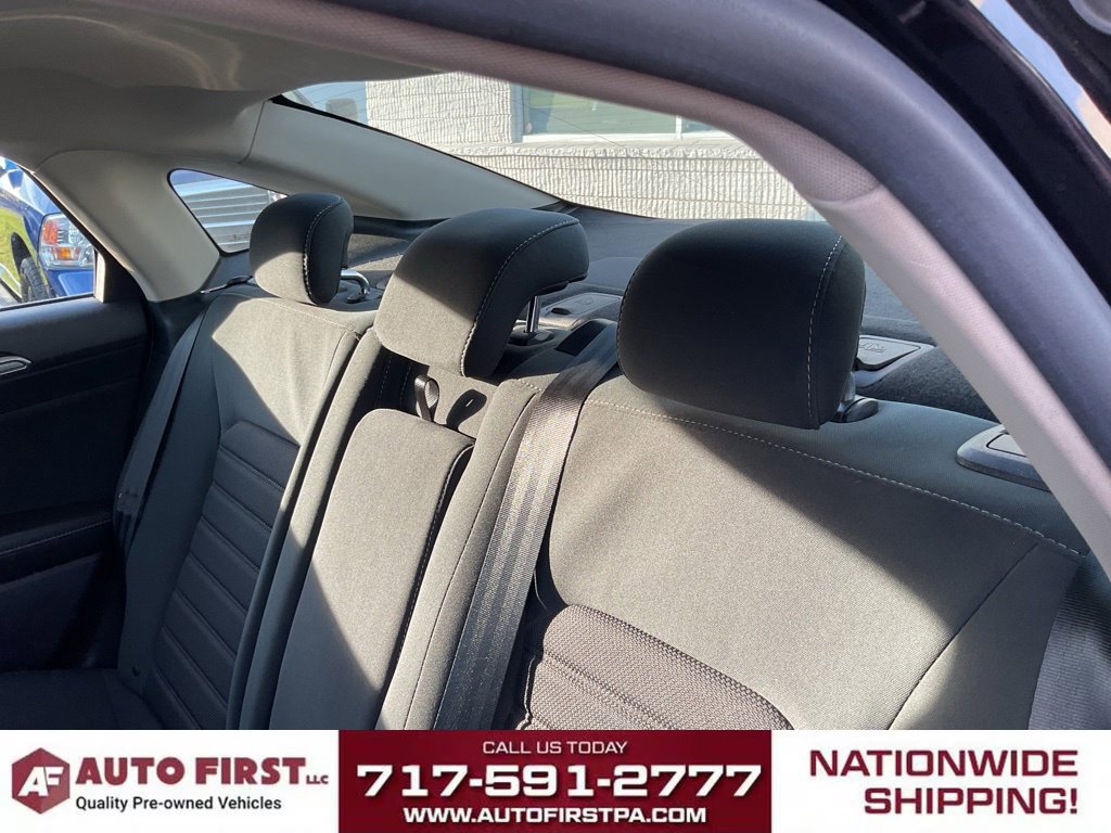 Used 2020 Ford Fusion SE FWD image 13