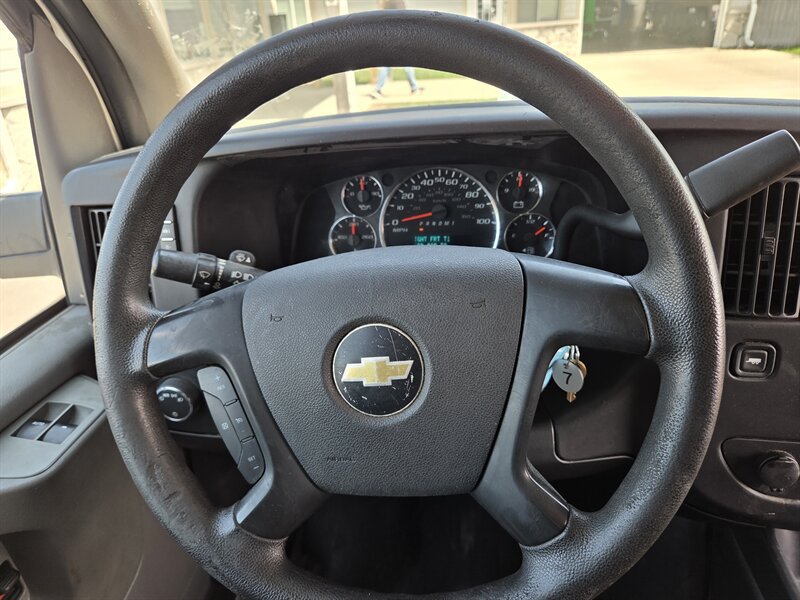 Used 2015 Chevrolet Express 2500 RWD image 13