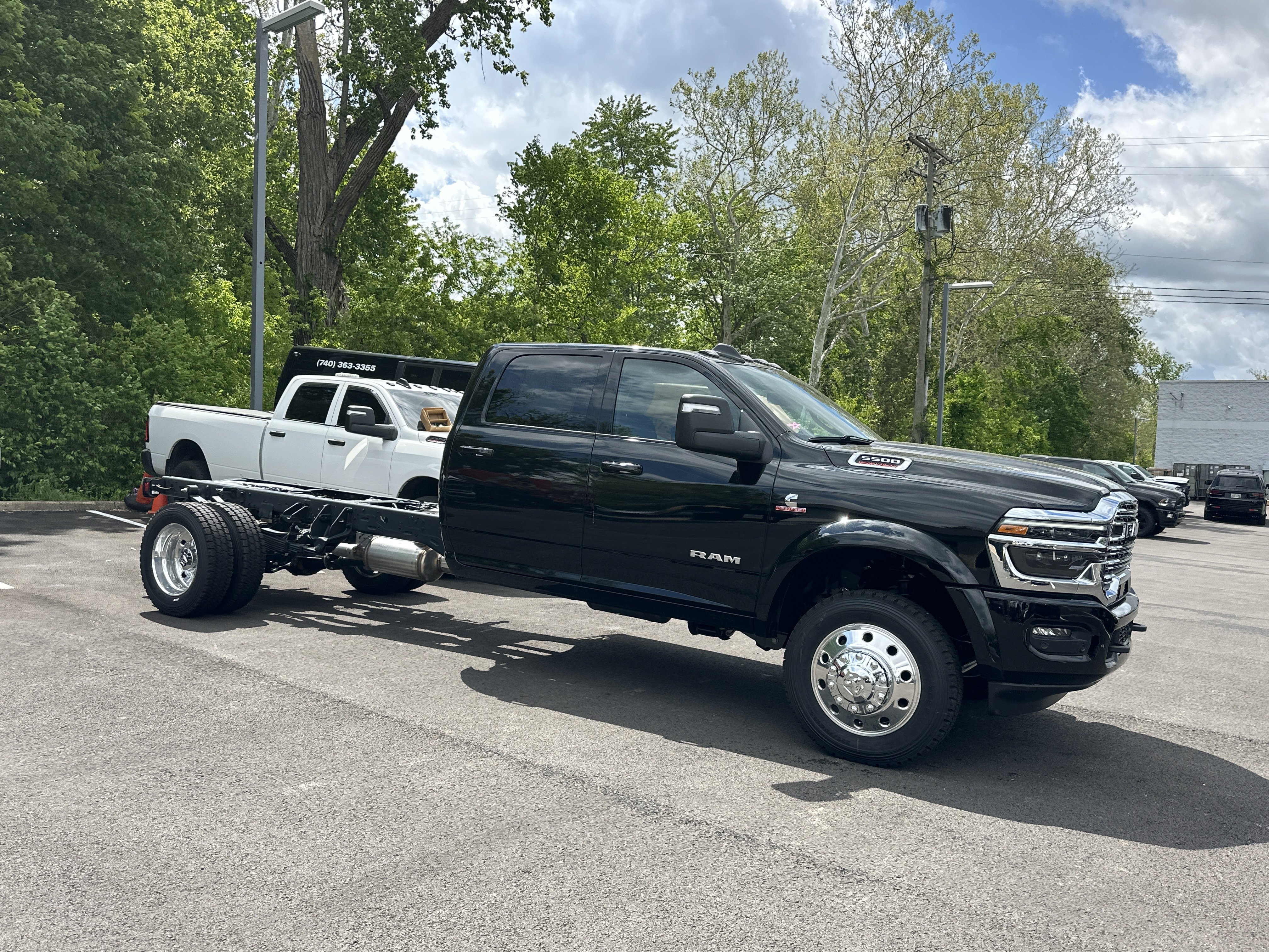 New 2026 RAM 5500 4x4 Crew Cab w/ Laramie Trim Package image 17