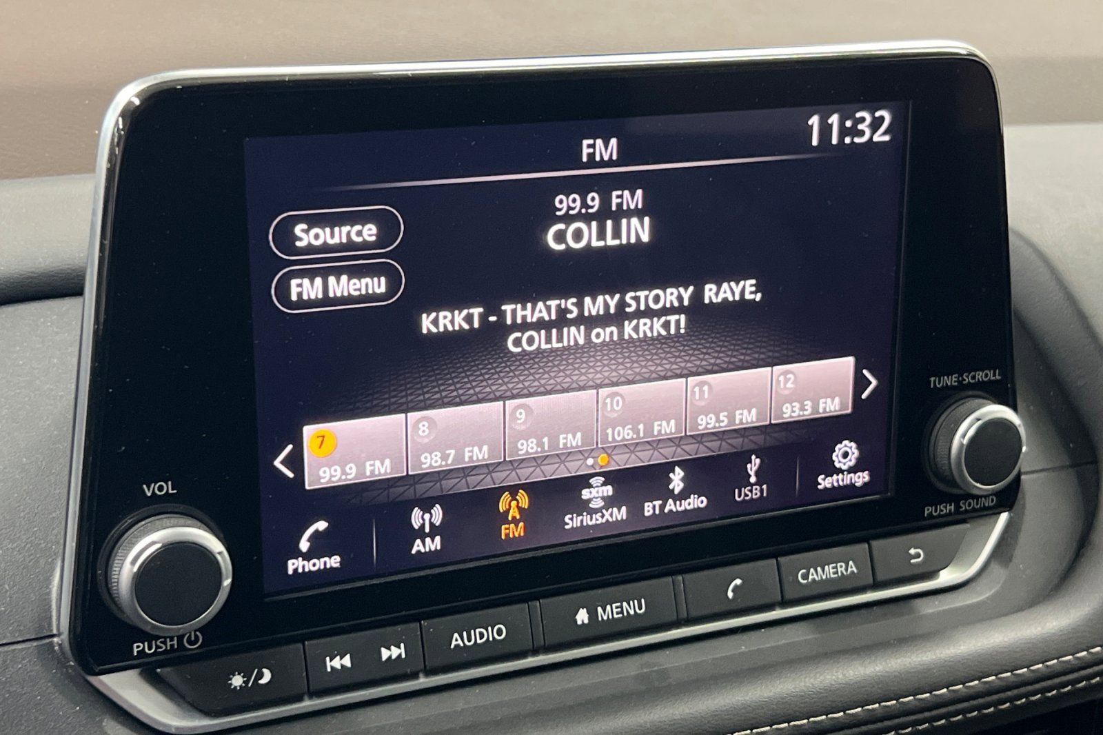 Used 2023 Nissan Rogue SV image 17