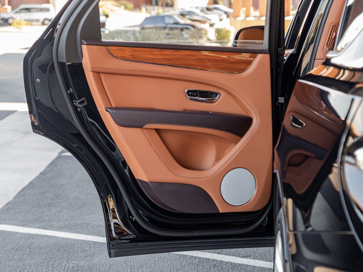Certified 2022 Bentley Bentayga image 23