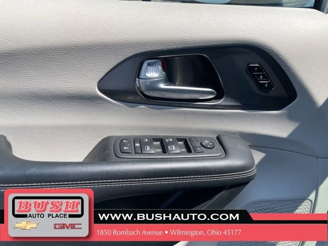 Used 2024 Chrysler Pacifica Touring-L FWD image 18
