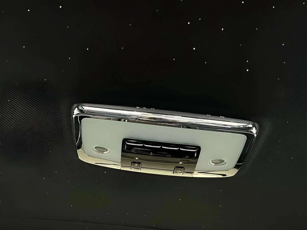 Certified 2022 Rolls-Royce Cullinan Black Badge w/ Dark Exterior Package AWD/4WD image 15
