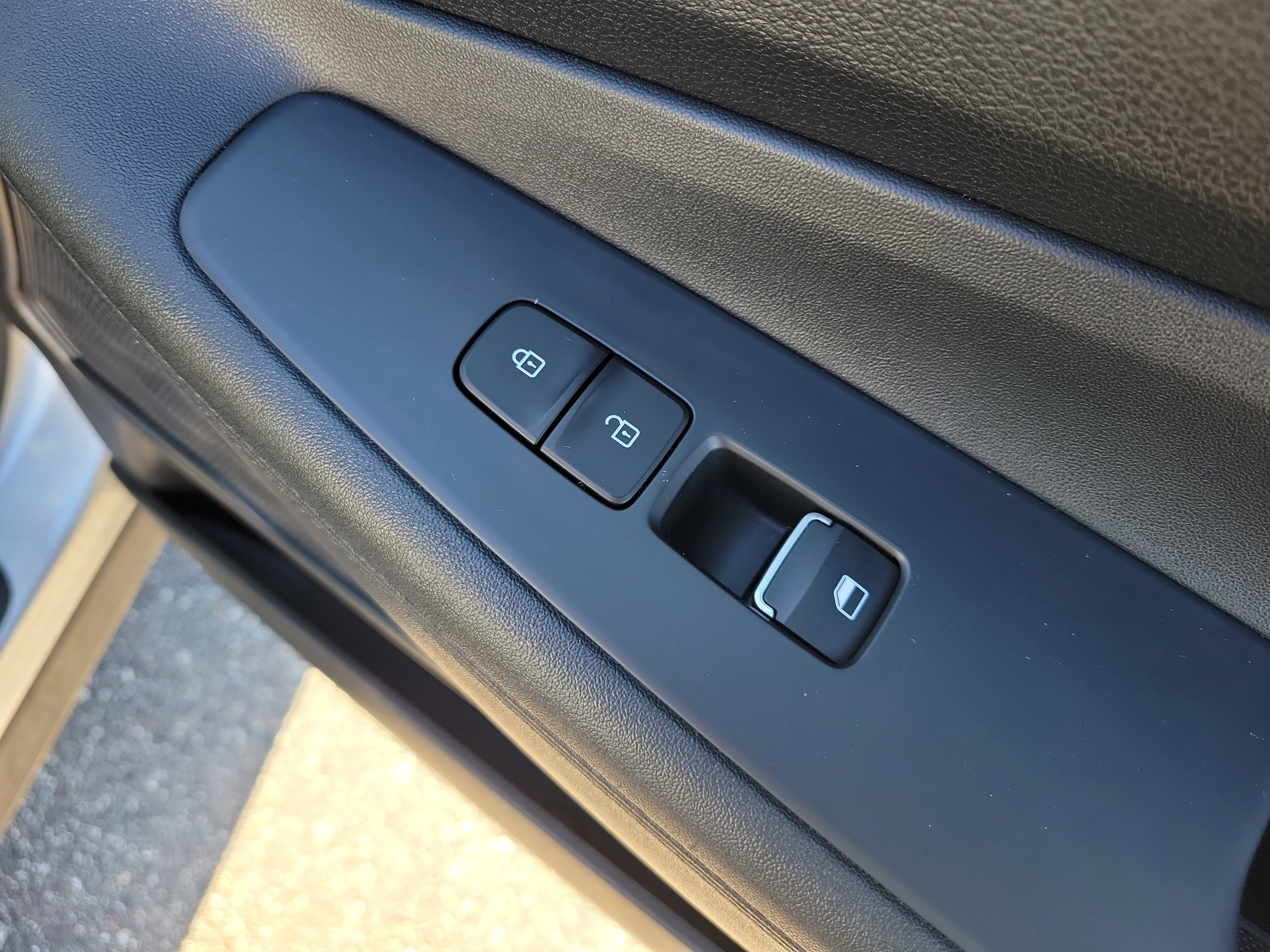 Used 2023 Hyundai Santa Fe SE w/ Cargo Package image 11