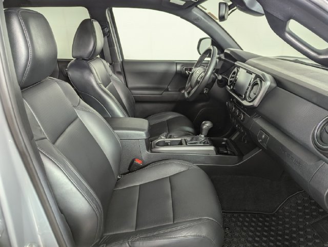 Used 2021 Toyota Tacoma TRD Off-Road AWD/4WD image 28