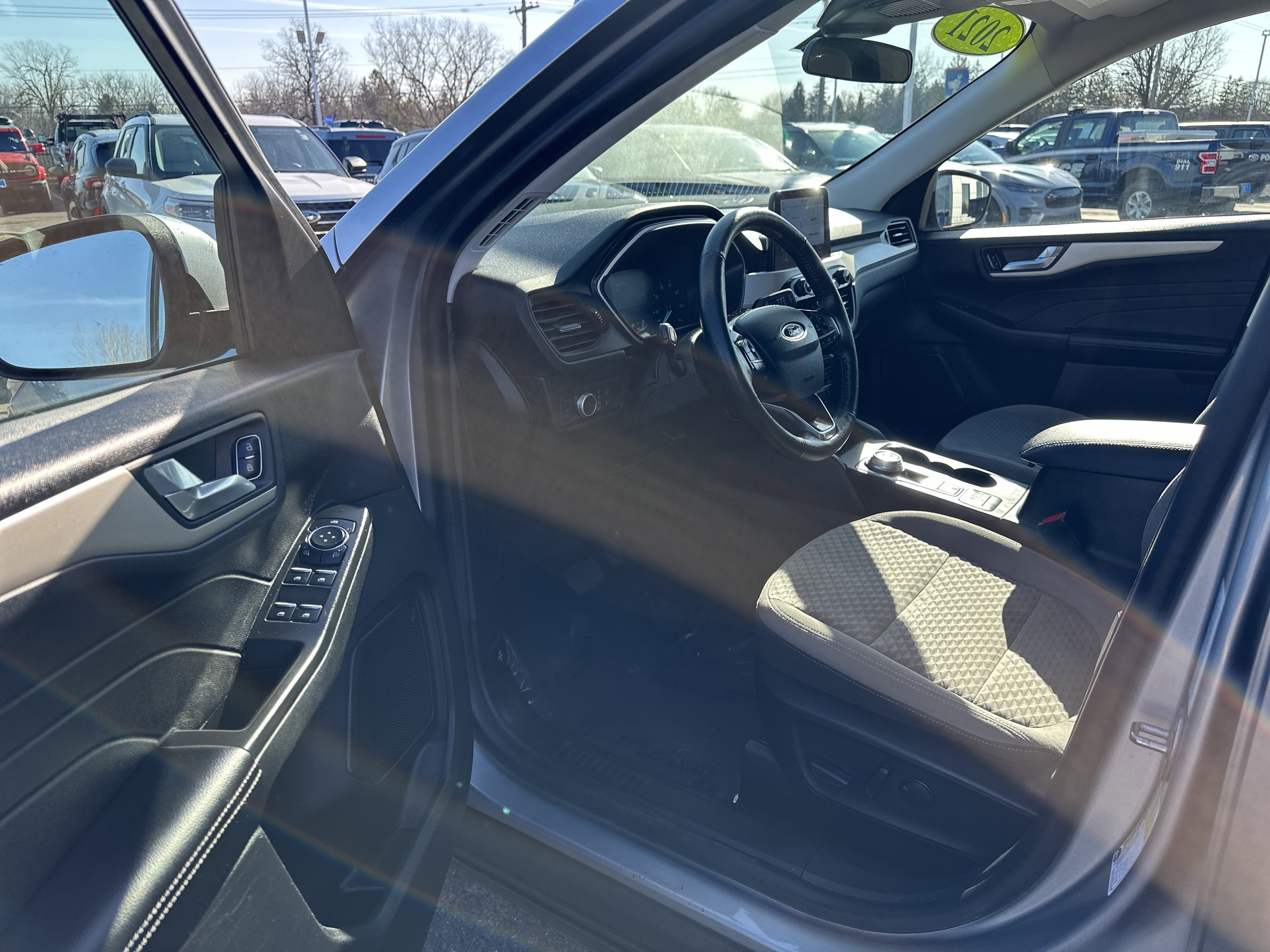 Used 2021 Ford Escape SE w/ Convenience Package image 14