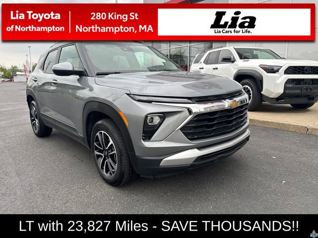 Used 2025 Chevrolet TrailBlazer LT AWD/4WD image 1