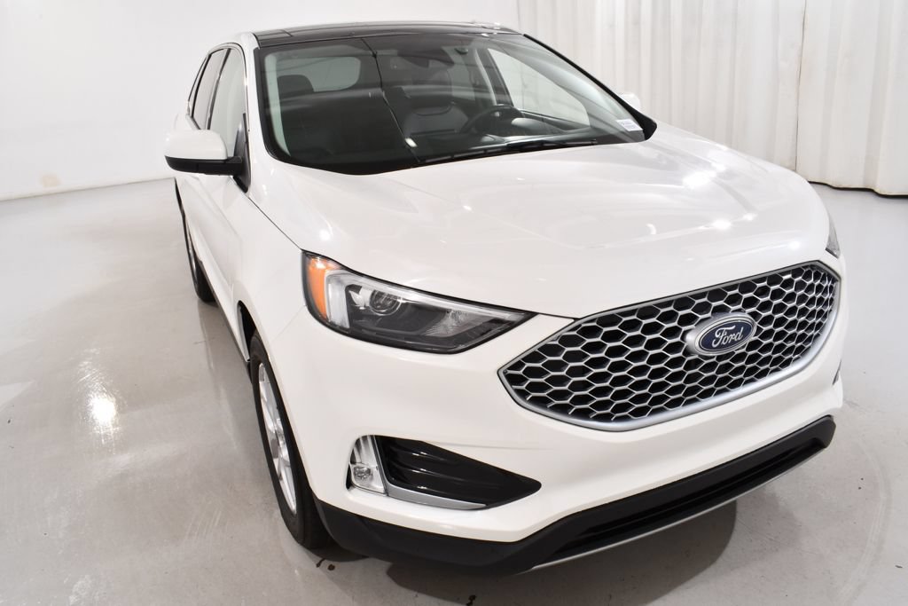 Used 2024 Ford Edge SEL w/ Convenience Package AWD/4WD image 4