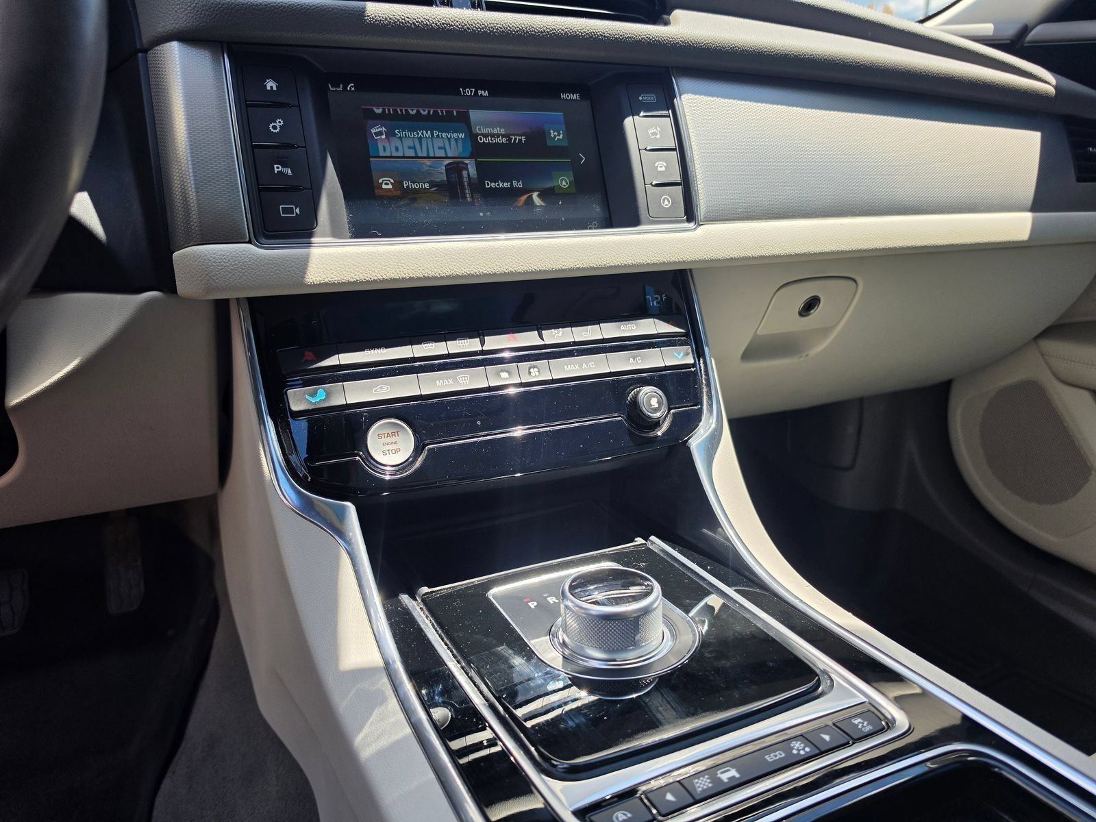 Used 2016 Jaguar XF Prestige AWD/4WD image 15