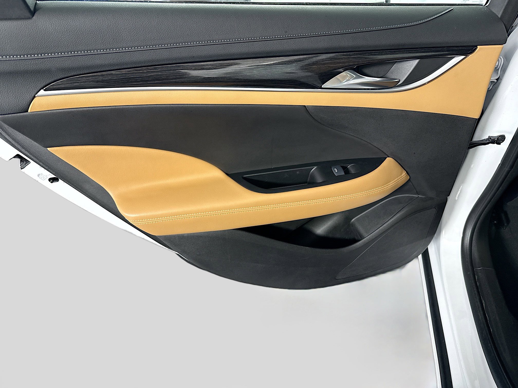 Used 2017 Buick LaCrosse Essence image 26