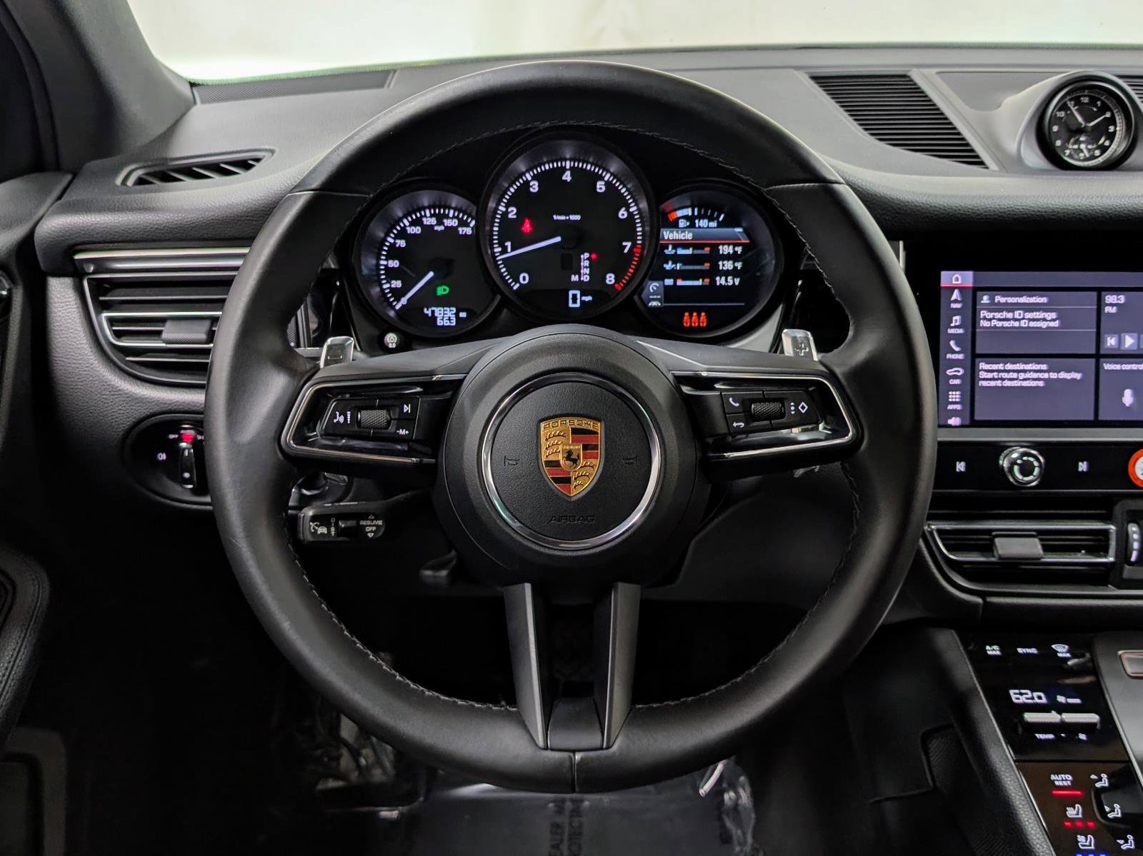 Used 2023 Porsche Macan image 32