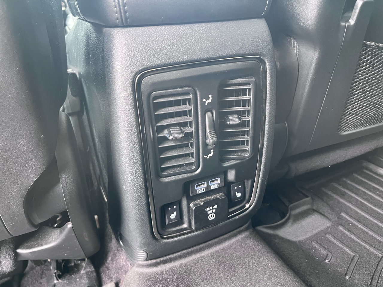 Used 2018 Dodge Durango GT image 16