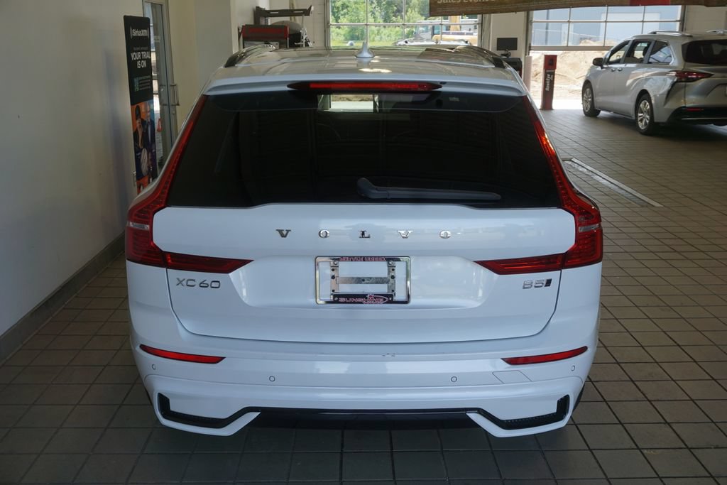 Used 2024 Volvo XC60 B5 Plus AWD/4WD image 17