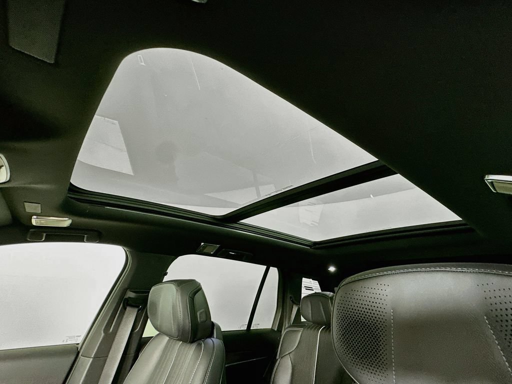 New 2026 Cadillac Vistiq Luxury w/ LPO, Floor Liner Package AWD/4WD image 27