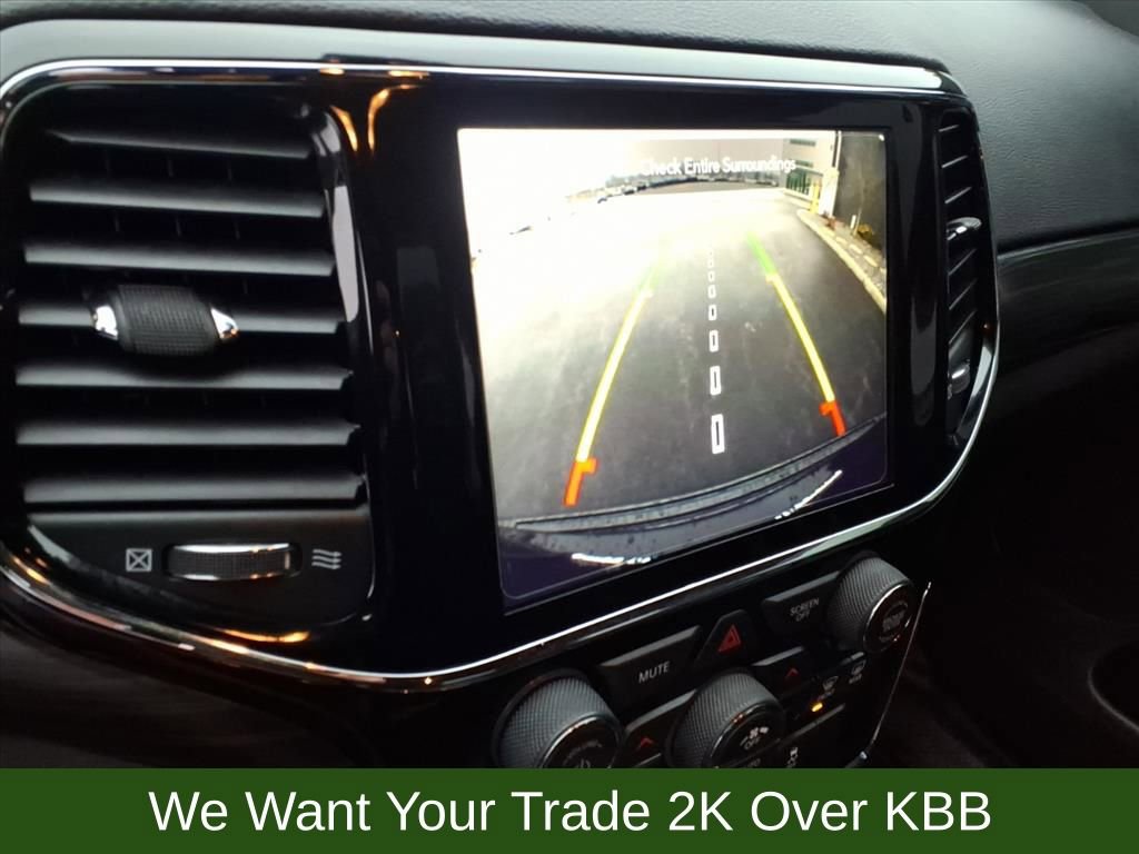 Used 2020 Jeep Grand Cherokee Altitude image 30