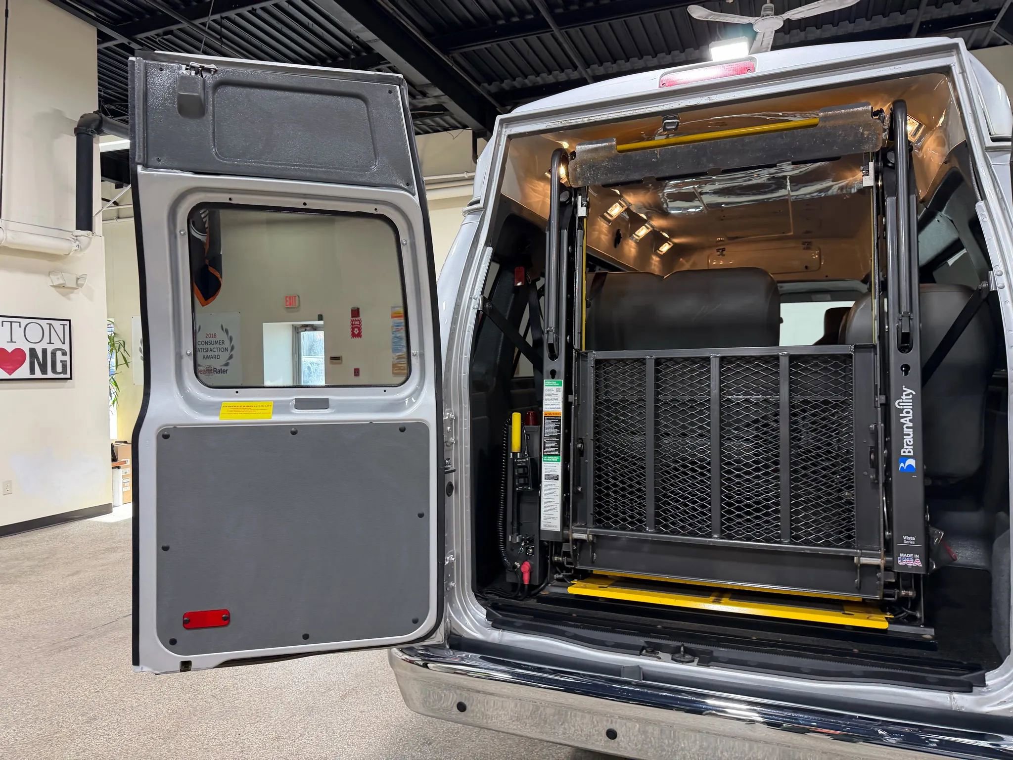 Used 2014 Ford E-250 and Econoline 250 Extended w/ Power Group image 45