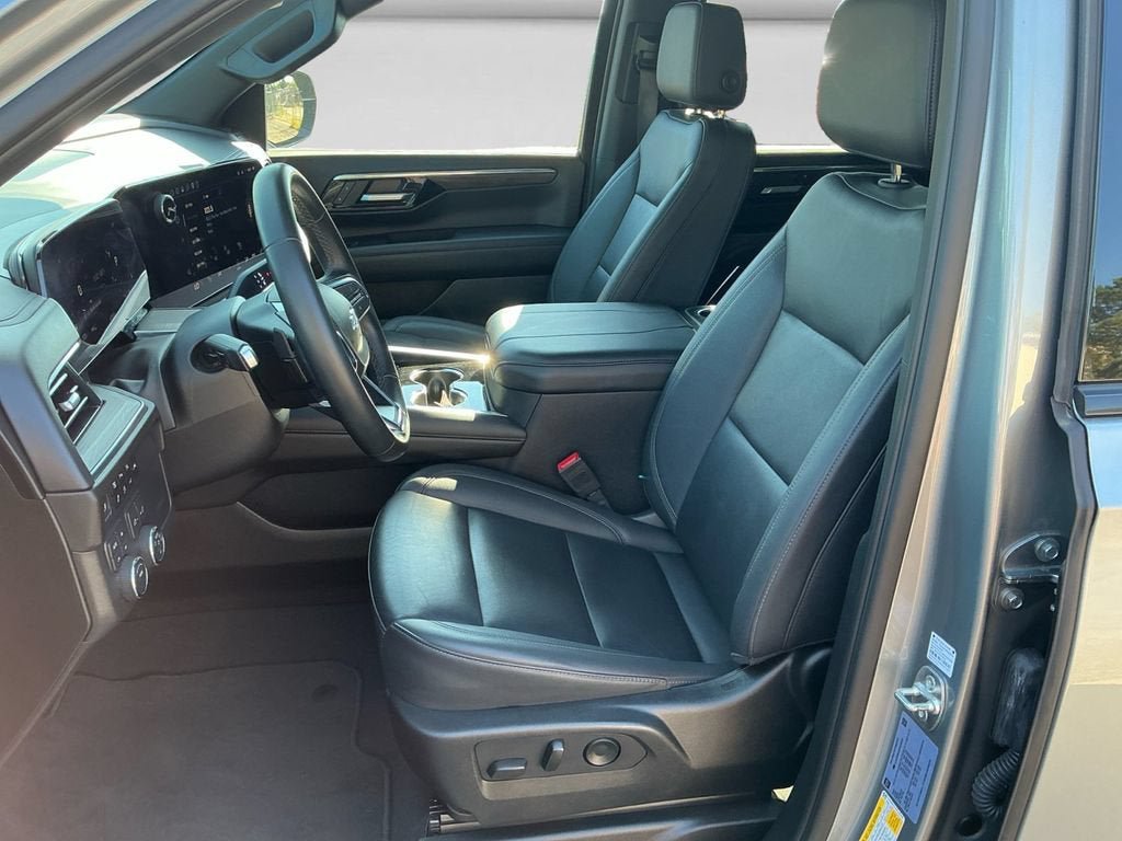 Used 2025 Chevrolet Tahoe Z71 AWD/4WD image 10