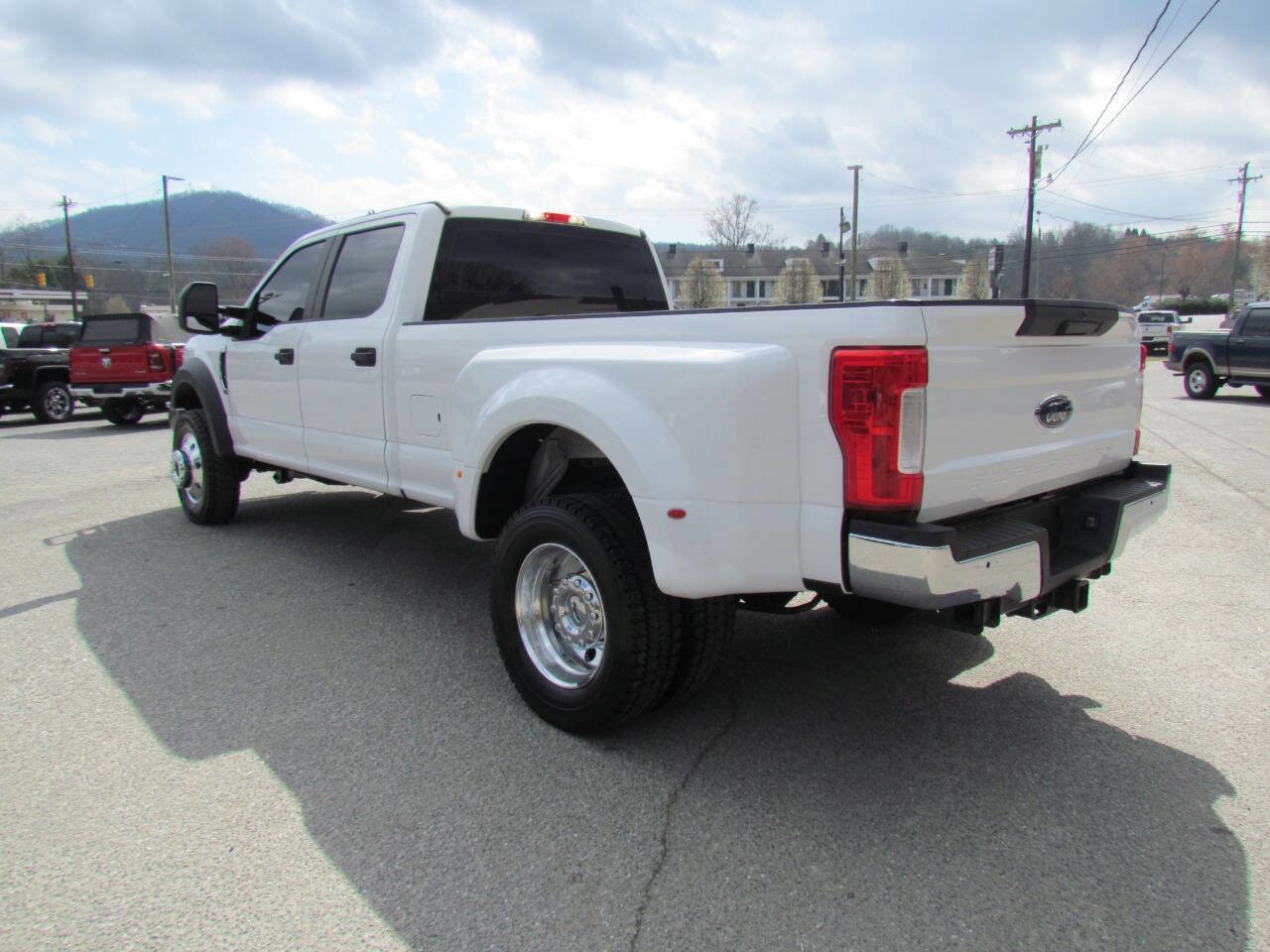 Used 2018 Ford F450 XL w/ XL Value Package image 5