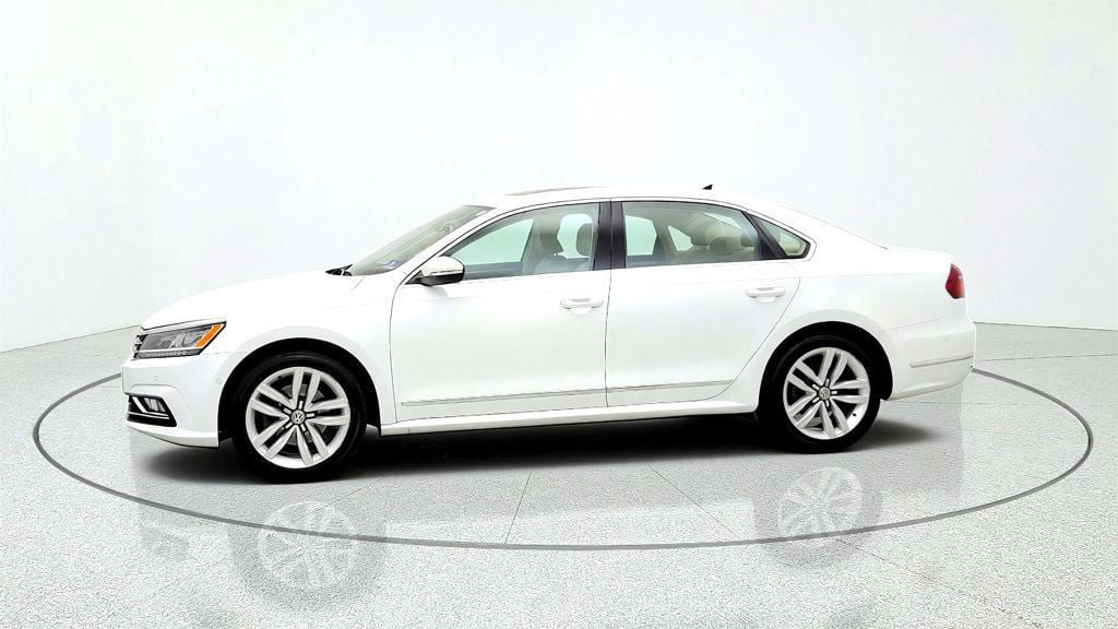 Used 2017 Volkswagen Passat 3.6 SEL Premium FWD image 8