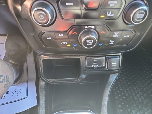 Used 2021 Jeep Renegade Latitude w/ Convenience Group image 28