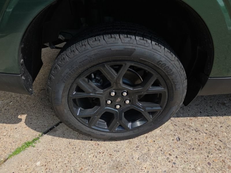 New 2025 Ford Maverick Lariat w/ Black Appearance Package AWD/4WD image 9