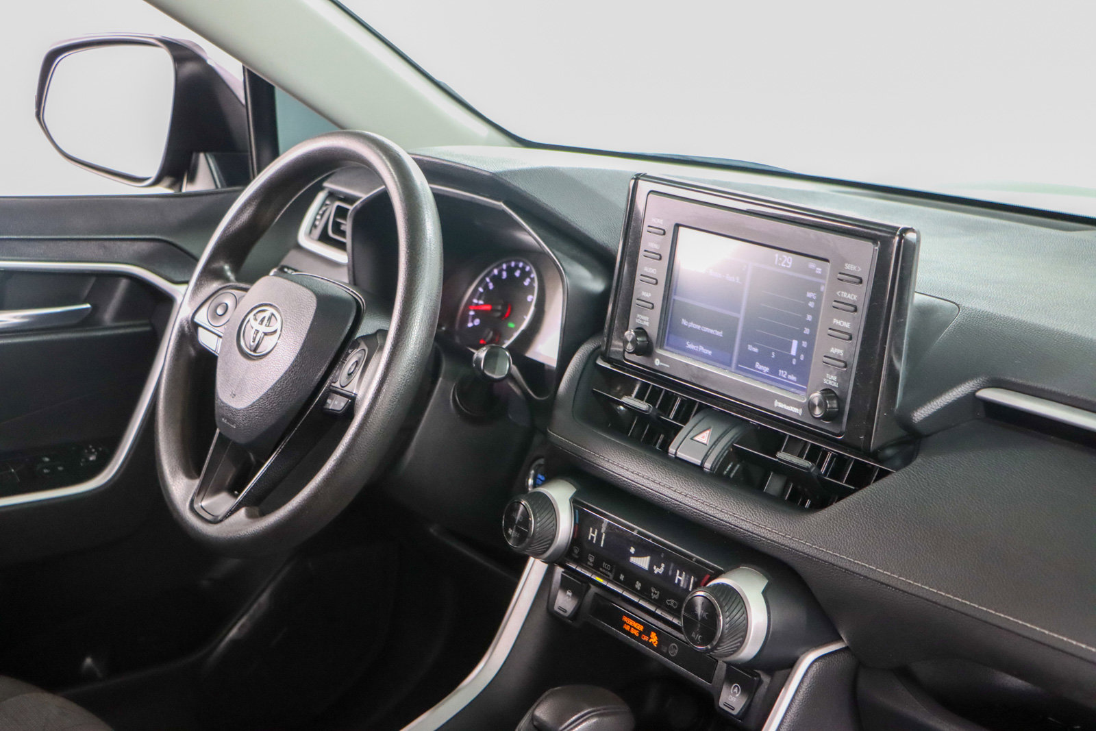 Used 2022 Toyota RAV4 XLE image 25