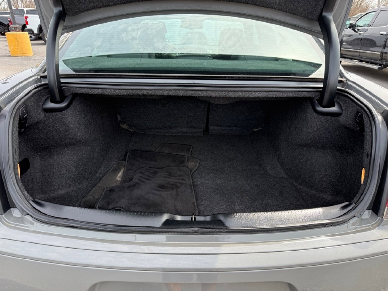 Used 2018 Chrysler 300 S w/ 300S Premium Group image 39