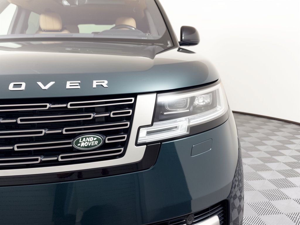 Used 2023 Land Rover Range Rover Long Wheelbase SE AWD/4WD image 12