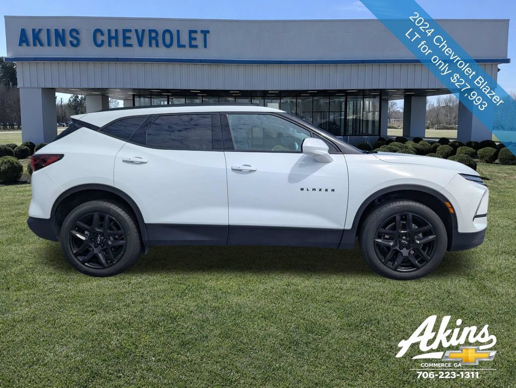 Used 2024 Chevrolet Blazer LT w/ Convenience Package FWD image 3