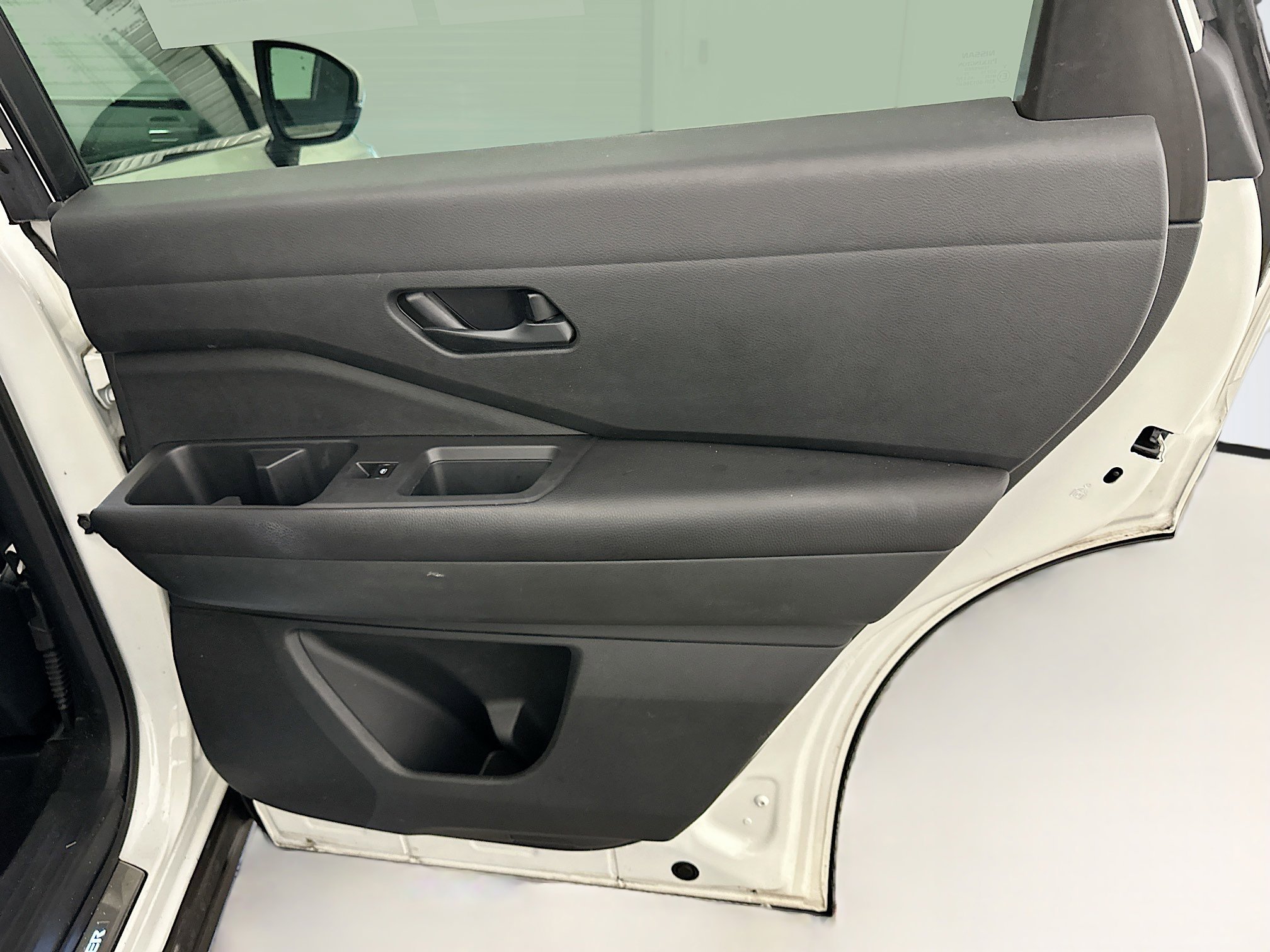 Used 2023 Nissan Pathfinder SV w/ SV Premium Package image 33