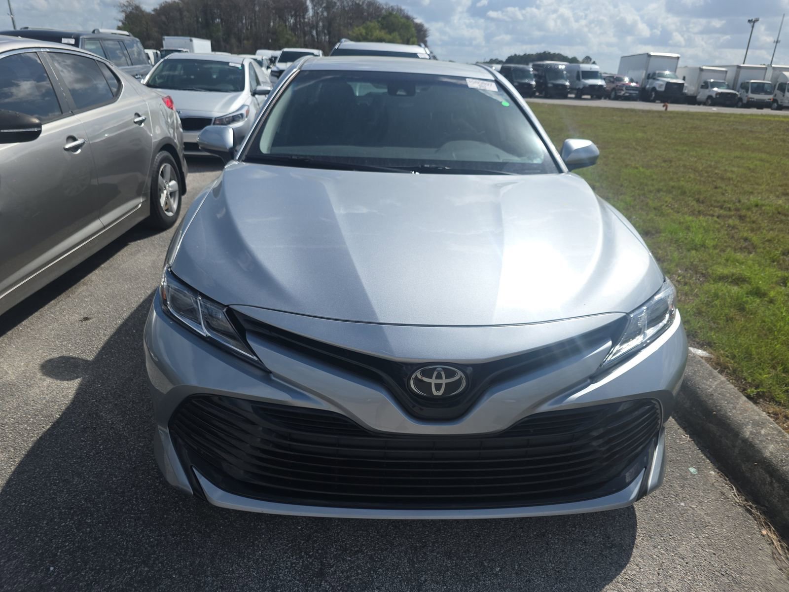 Used 2020 Toyota Camry LE image 2
