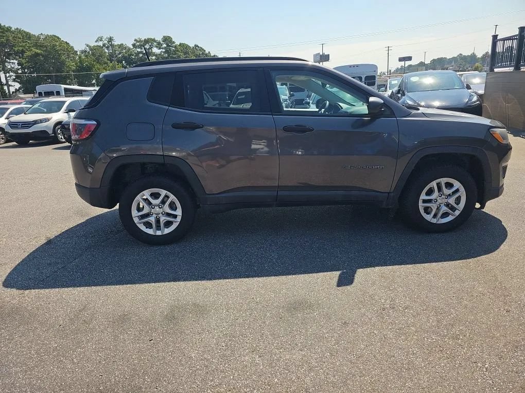 Used 2018 Jeep Compass Sport AWD/4WD image 8