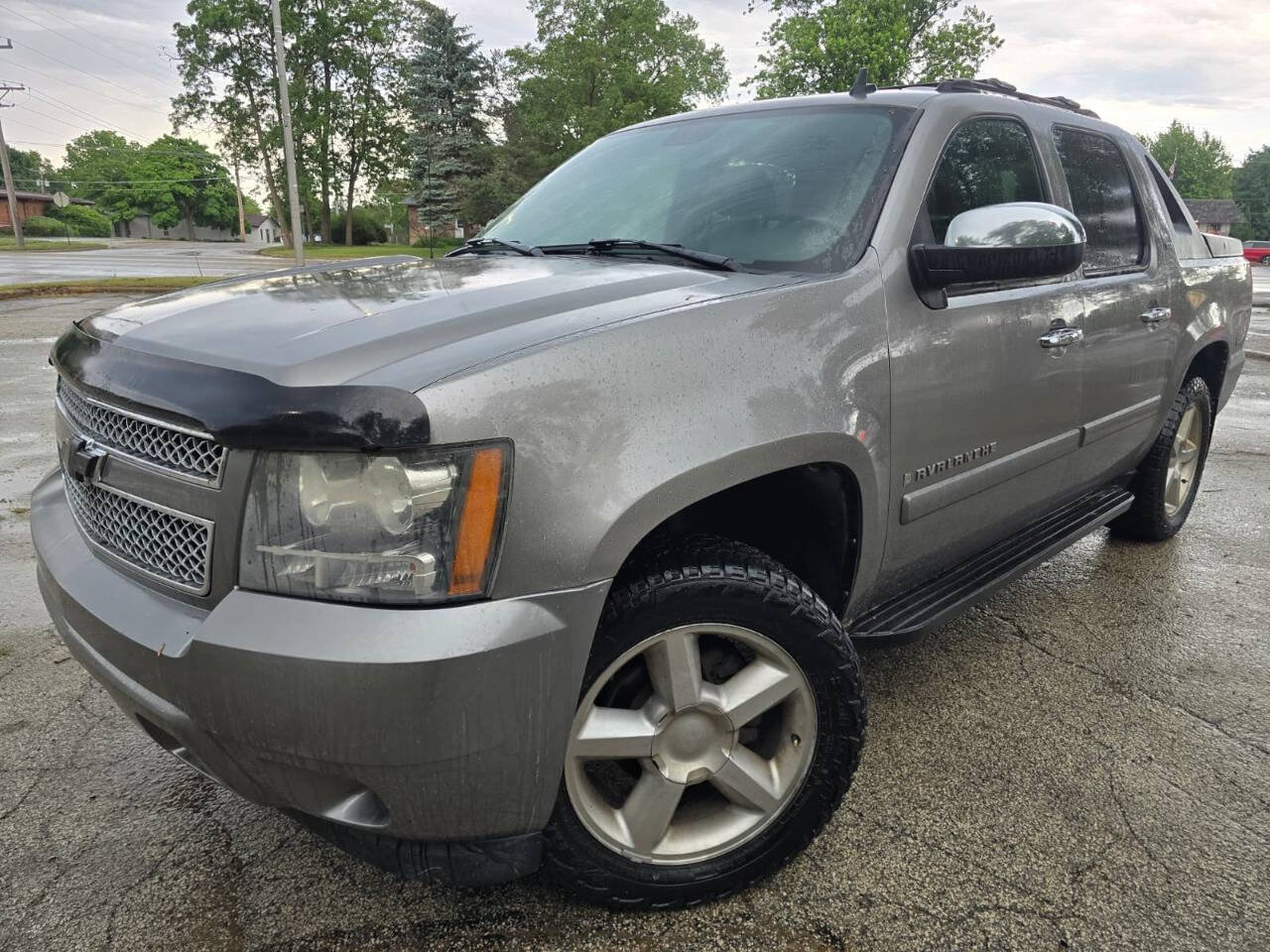 Used 2007 Chevrolet Avalanche LTZ w/ LTZ Preferred Equipment Group AWD/4WD image 1