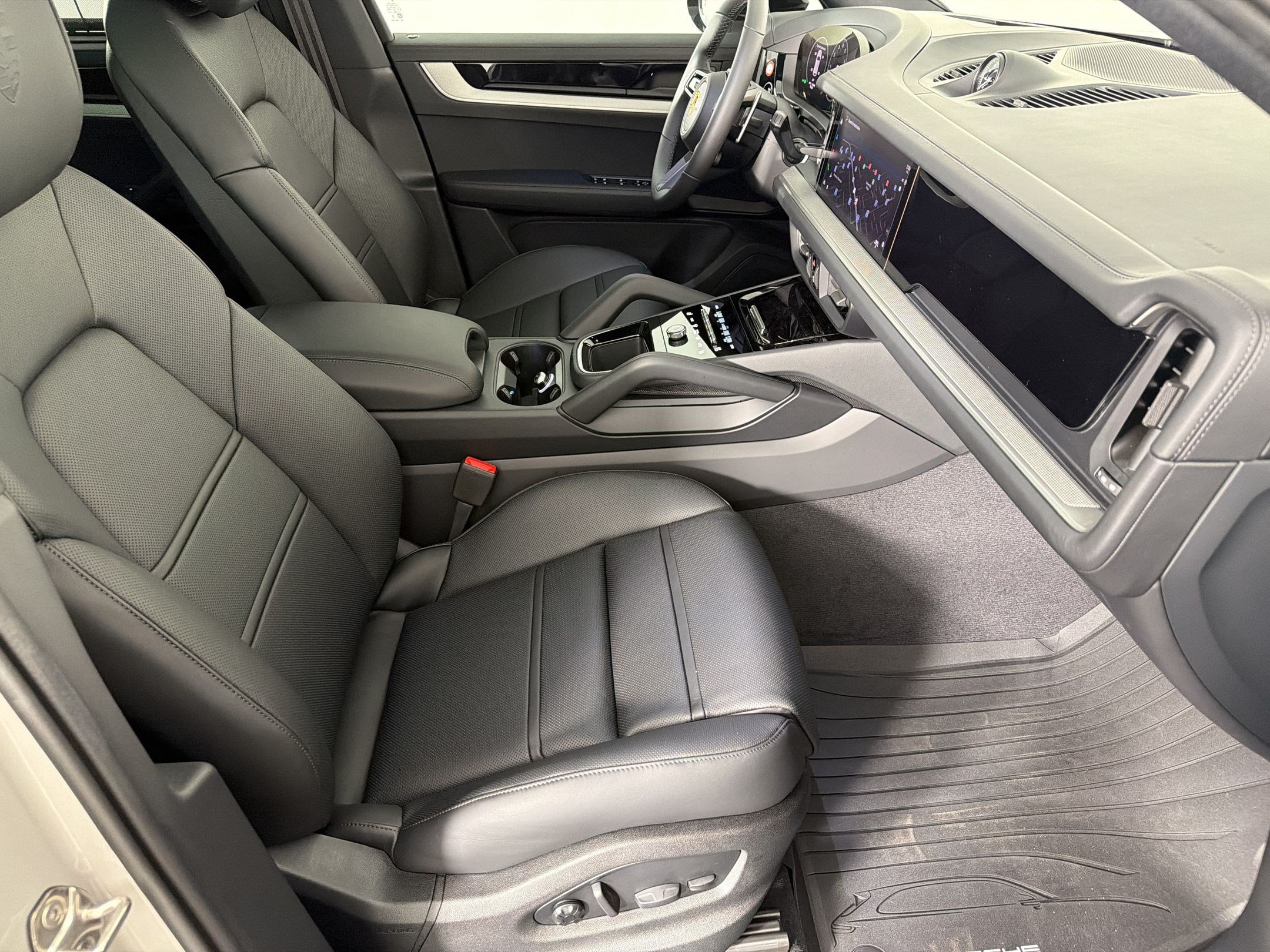 New 2026 Porsche Cayenne S AWD/4WD image 30