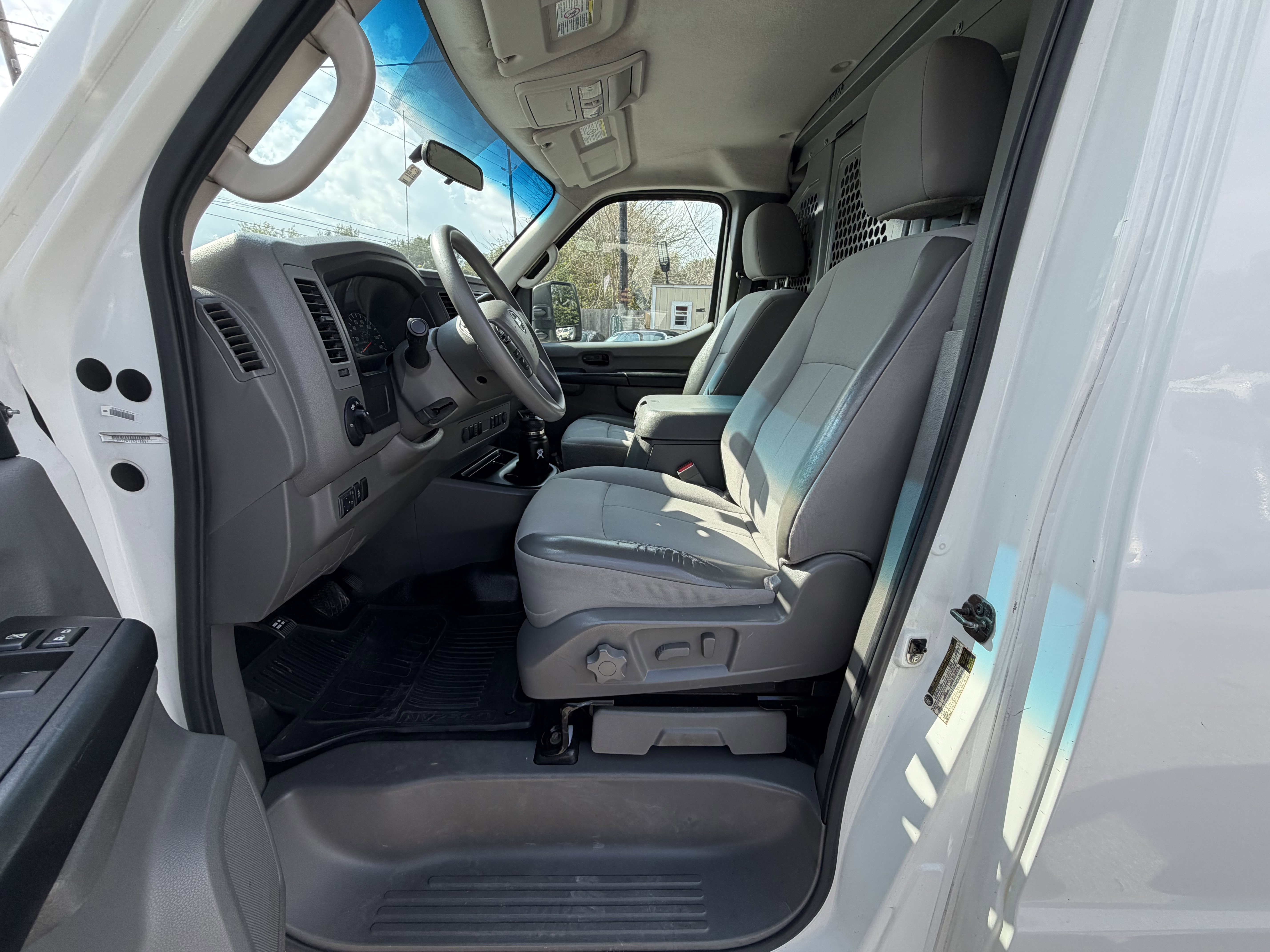Used 2012 Nissan NV 2500 SV w/ Technology Pkg image 11