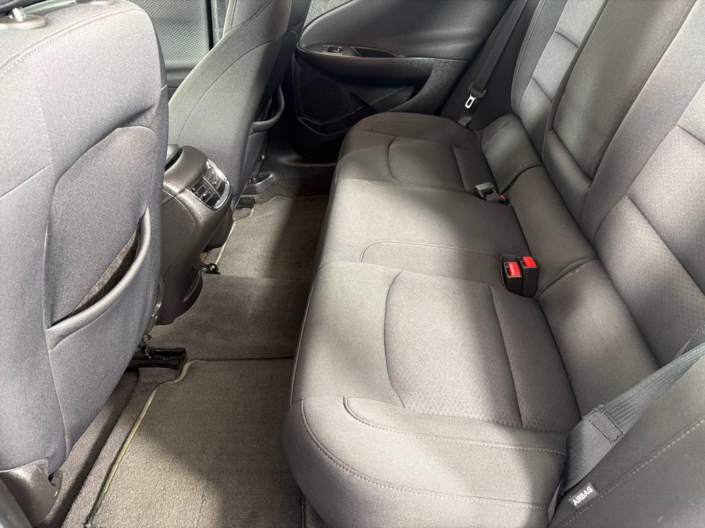 Used 2018 Chevrolet Malibu LT FWD image 16