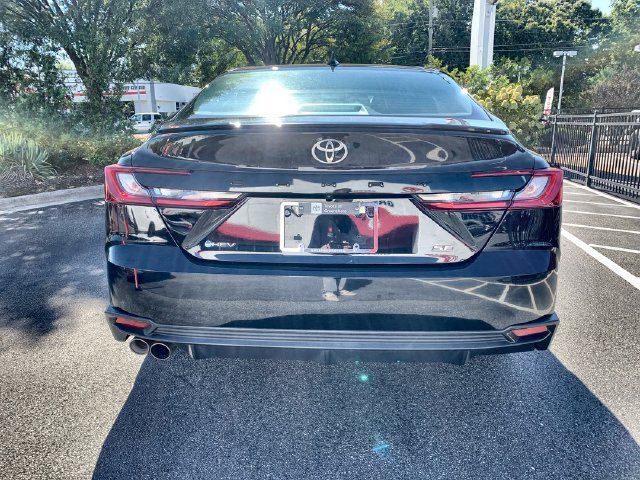 Used 2025 Toyota Camry SE w/ Convenience Package FWD image 7