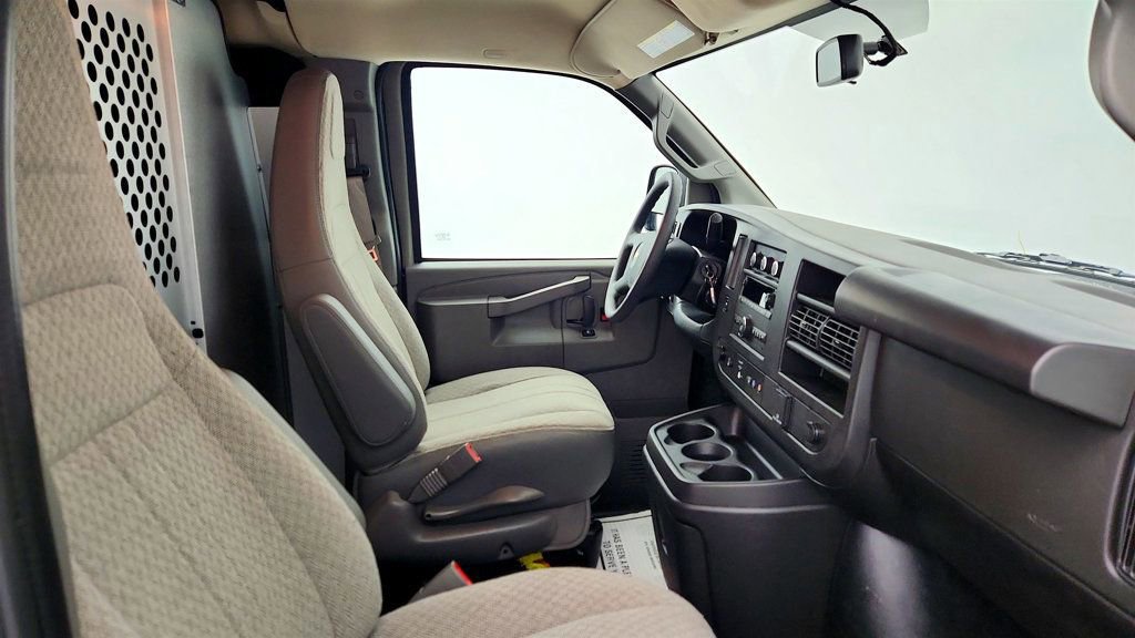 Used 2024 Chevrolet Express 2500 w/ Driver Convenience Package image 25