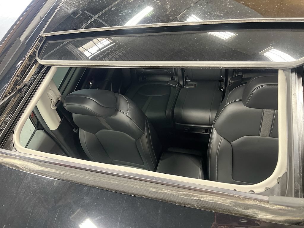 Used 2024 Honda Pilot Touring image 23