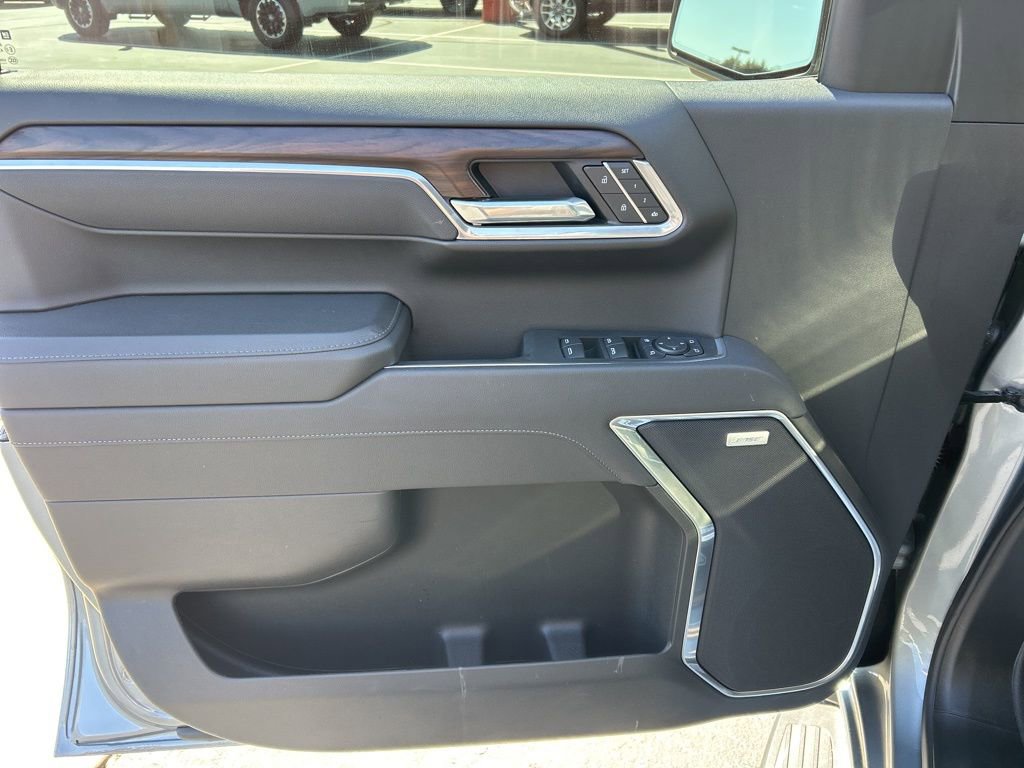 Used 2026 GMC Sierra 1500 SLT w/ SLT Premium Plus Package image 3