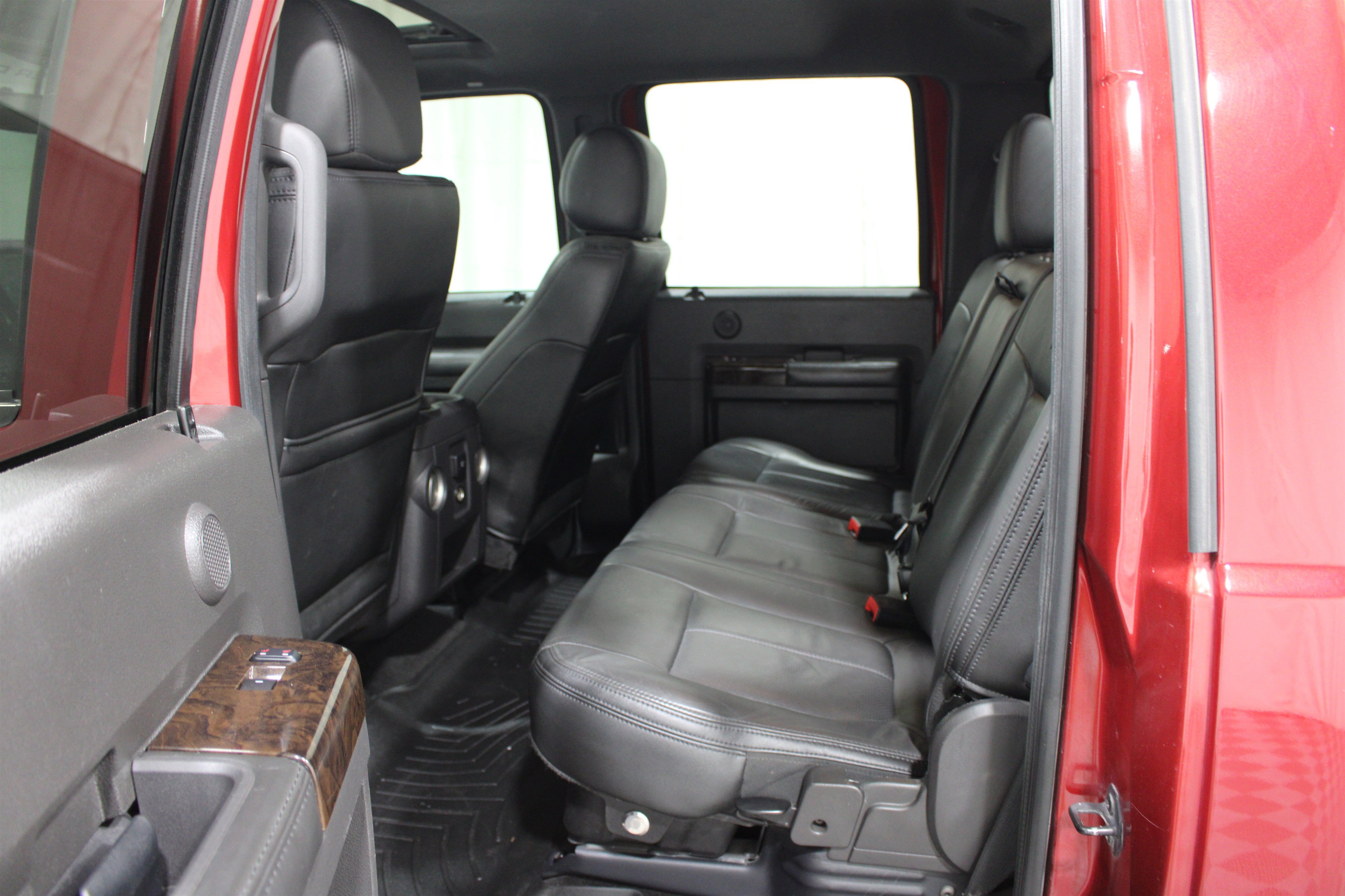 Used 2013 Ford F250 Platinum w/ FX4 Off Road Pkg AWD/4WD image 21