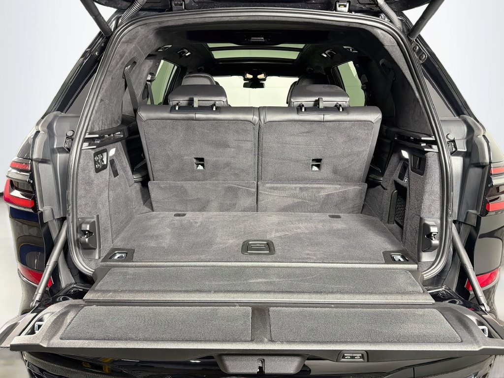 Used 2025 BMW X7 M60i w/ Climate Comfort Package AWD/4WD image 28