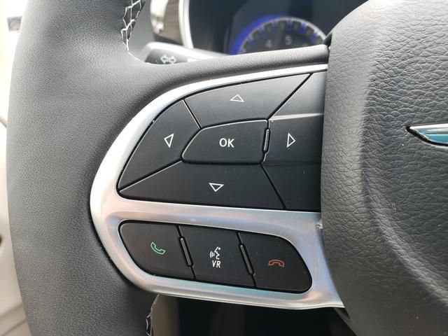 Used 2024 Chrysler Pacifica Limited FWD image 29