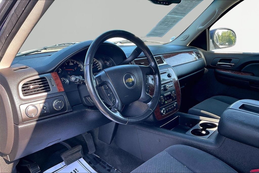 Used 2007 Chevrolet Suburban LT AWD/4WD image 16